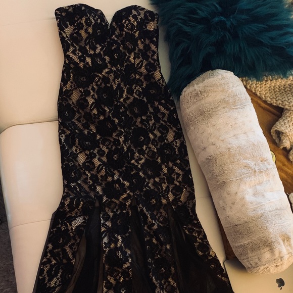 Gown - Picture 2 of 4